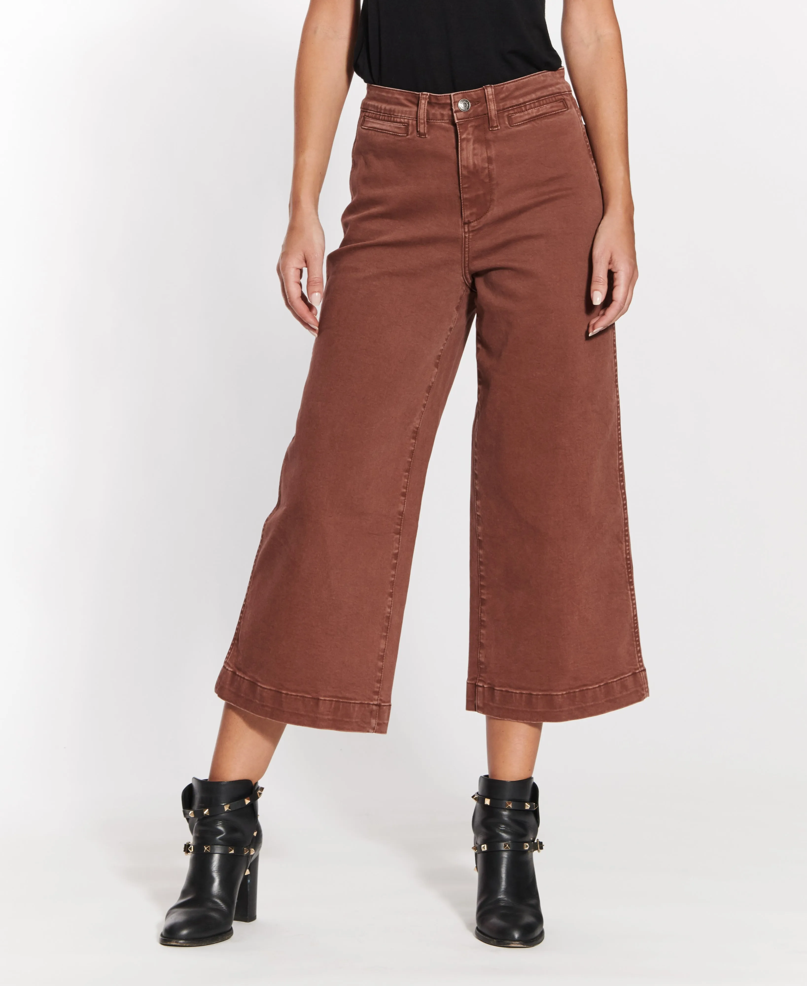 HIGH-RISE WIDE LEG CROP PANT