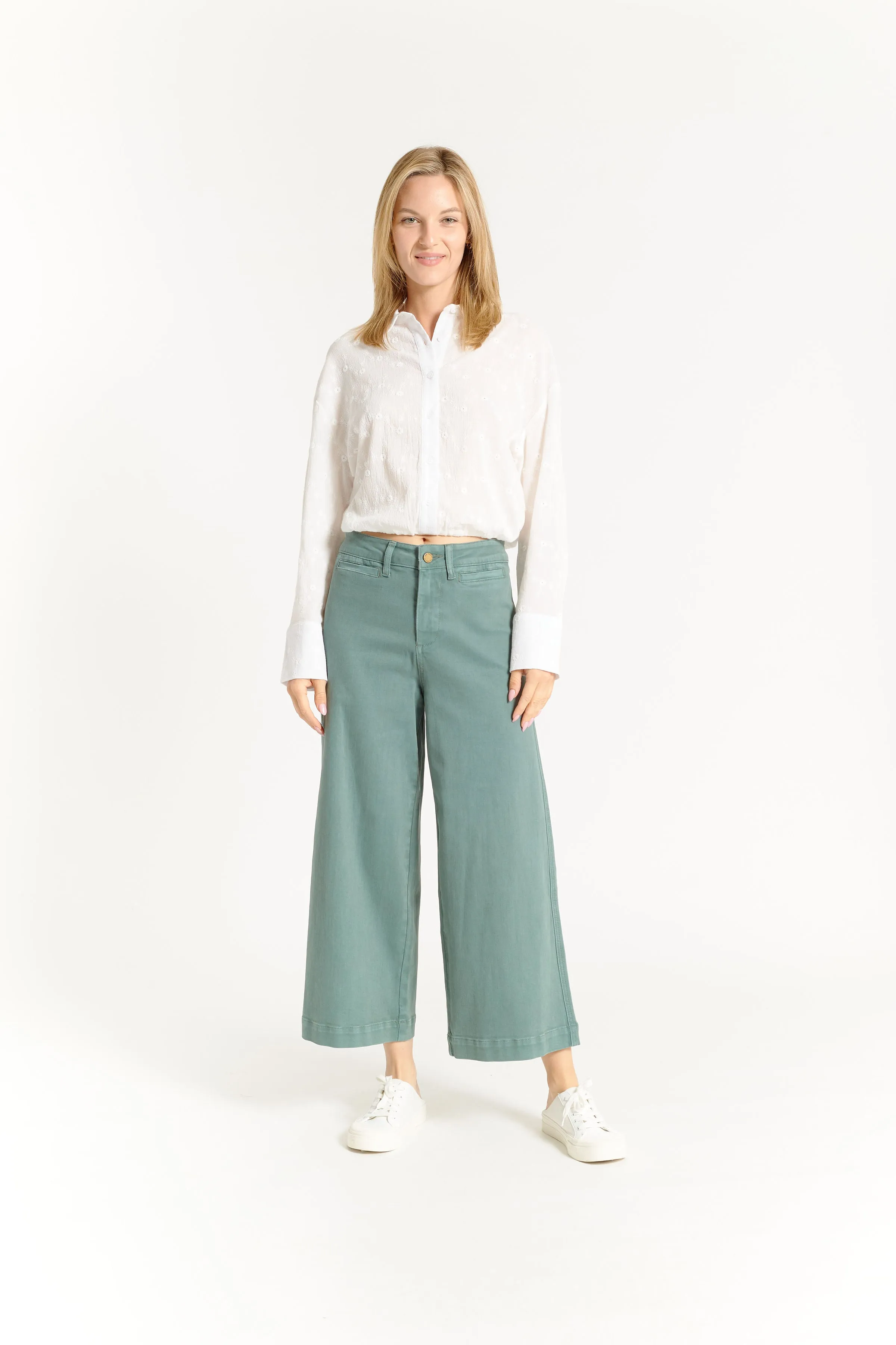 HIGH-RISE WIDE LEG CROP PANT