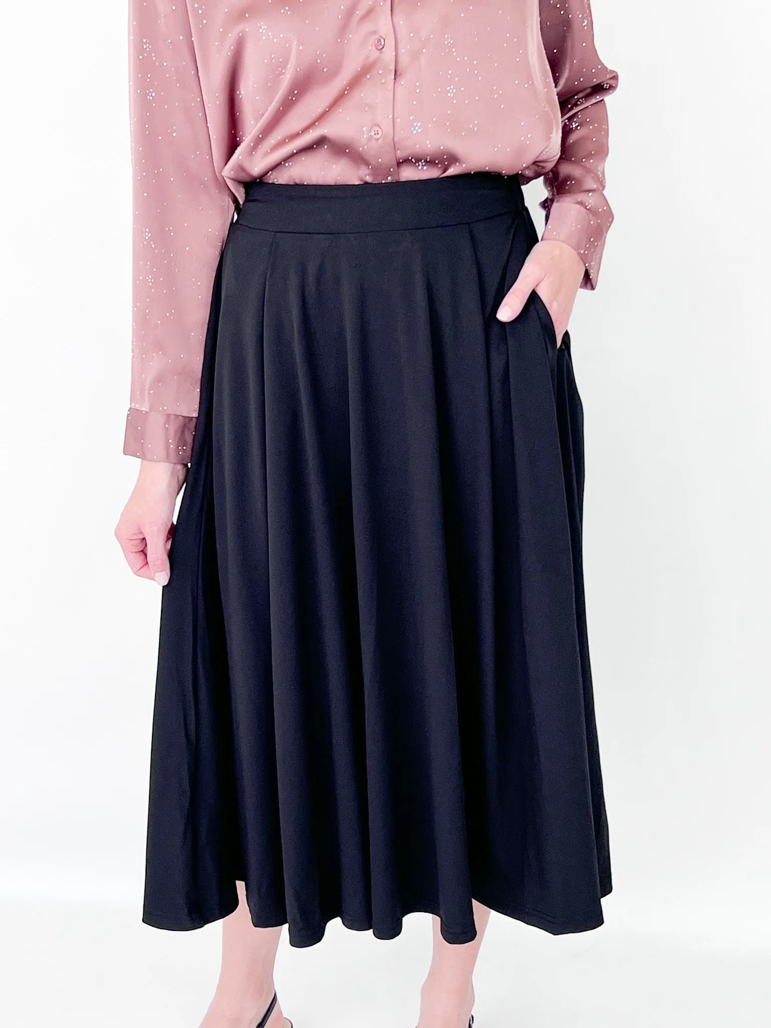 Terri - Pleated Side Pocket Midi Skirt (Black)